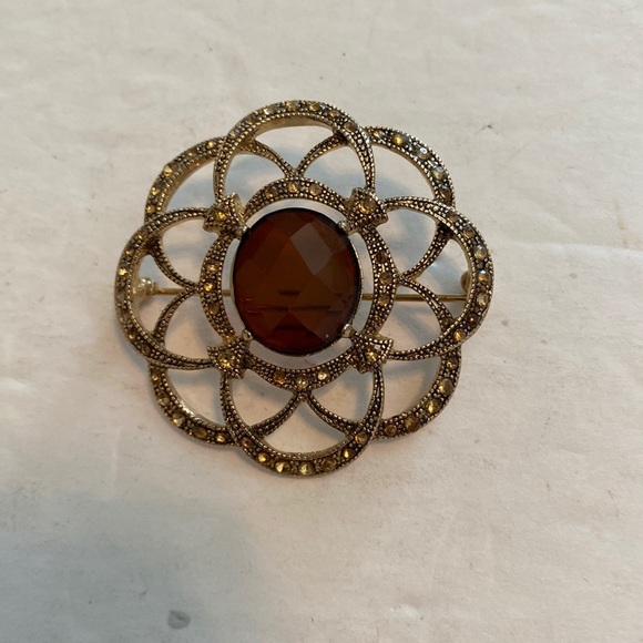 Monet Jewelry - Vintage Monet Pin/Brooch Signed.    Tote P4